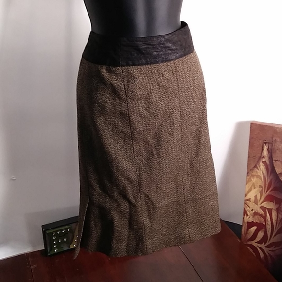 Ann Taylor - Picture 1 of 6